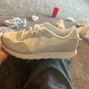 grey nike sneakers